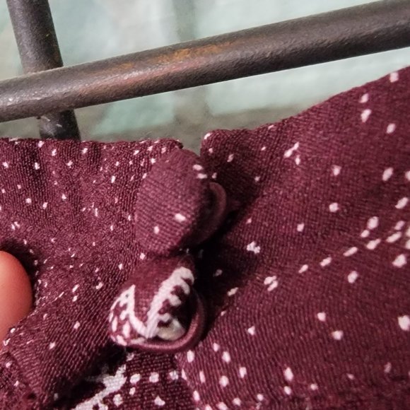 Torrid Burgundy Star Print Choker Top - Galaxy Chic in Size 00 XL! - Picture 11 of 13